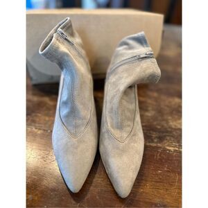 Bella Vita Womens Stephanie II Faux Suede Ankle Boots Taupe